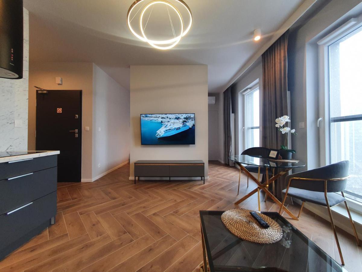 15 Pietro Sokolska 30 Towers Apartments - New- Lux- Parking- Sauna- Gym- And Good View From 15Th Floor Kattowitz Exterior foto